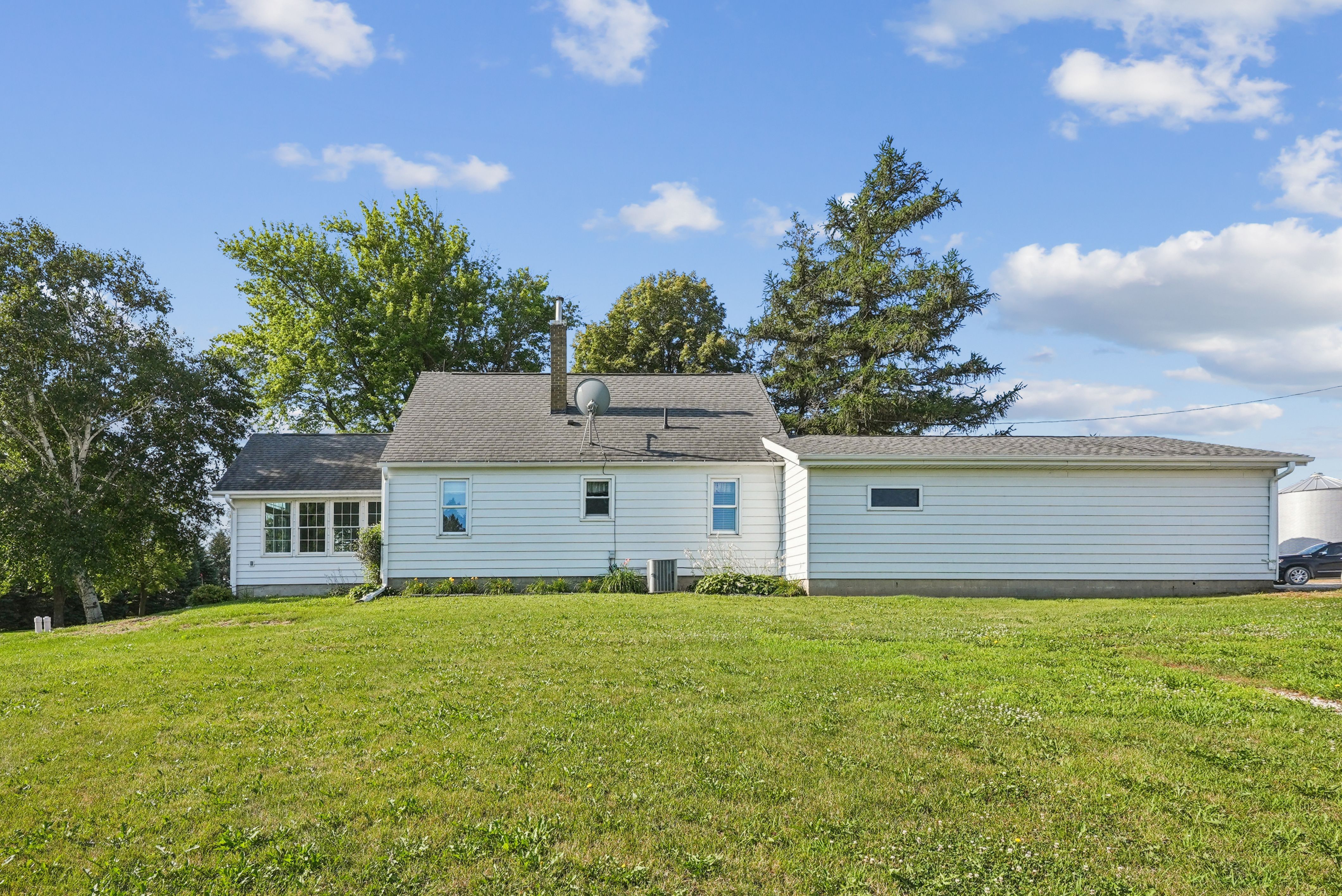 Listing Photo: 37-271 28481_Grand_Ave